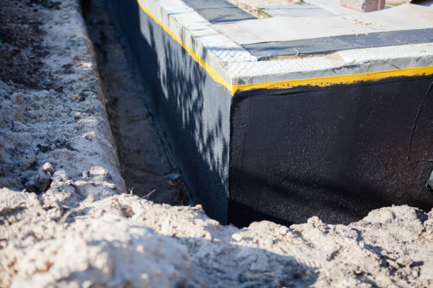 Flood containment and hydraulic sealing in La Crosse, IN